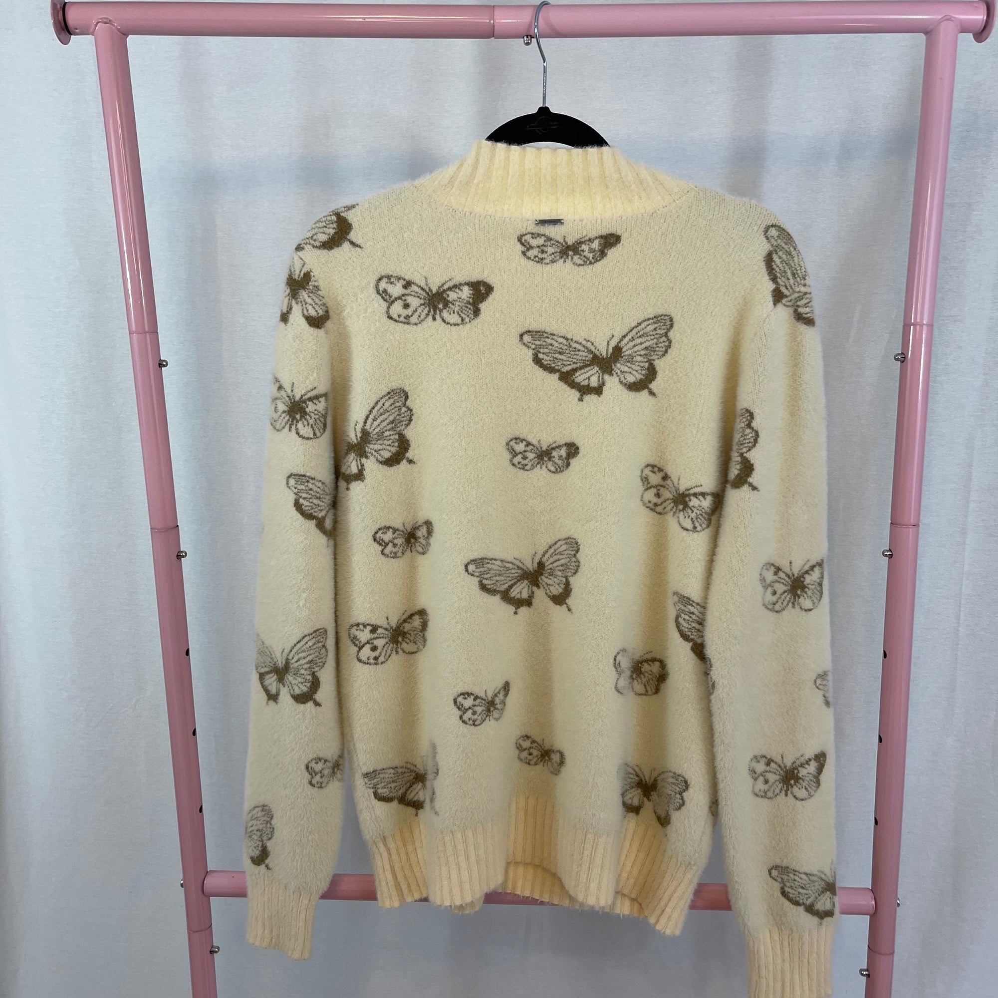 Sioni Eyelash Butterfly Print Sweater size Medium