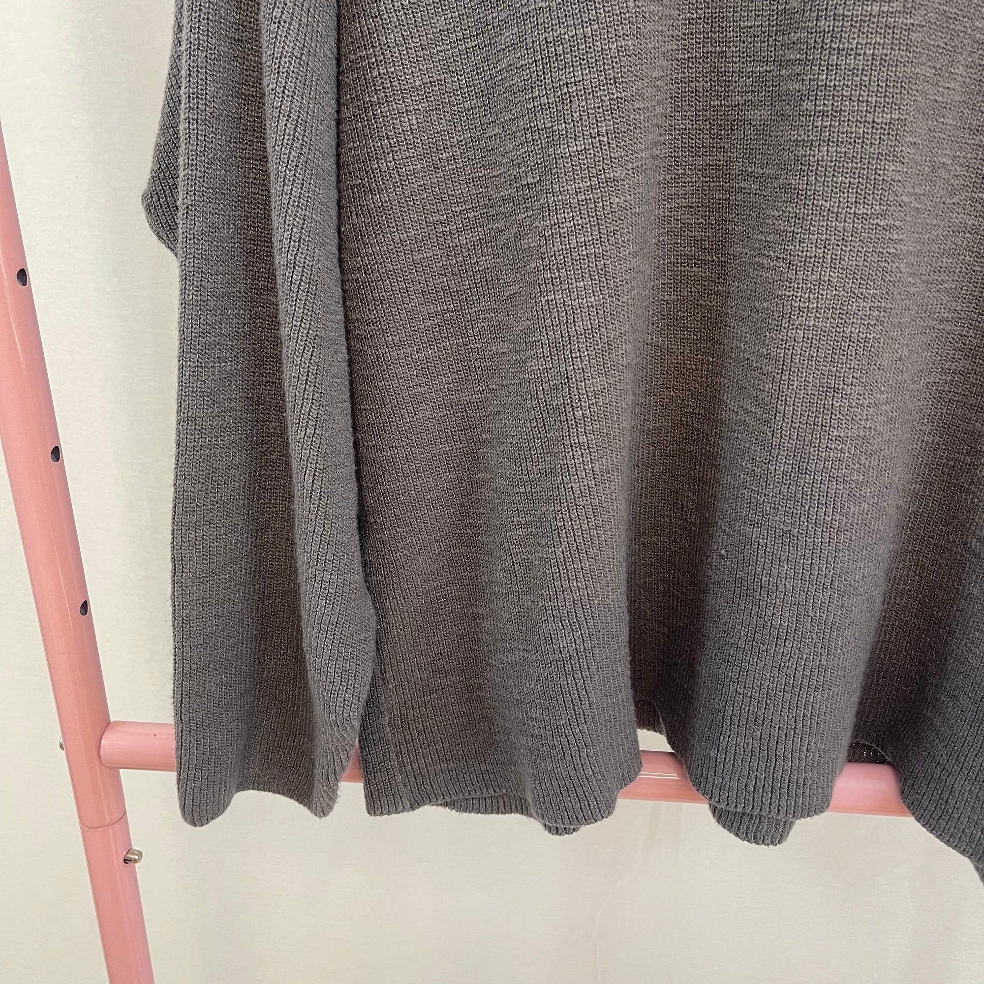 Free People Beach Grey Knit Long Sleeve Sweater size Medium