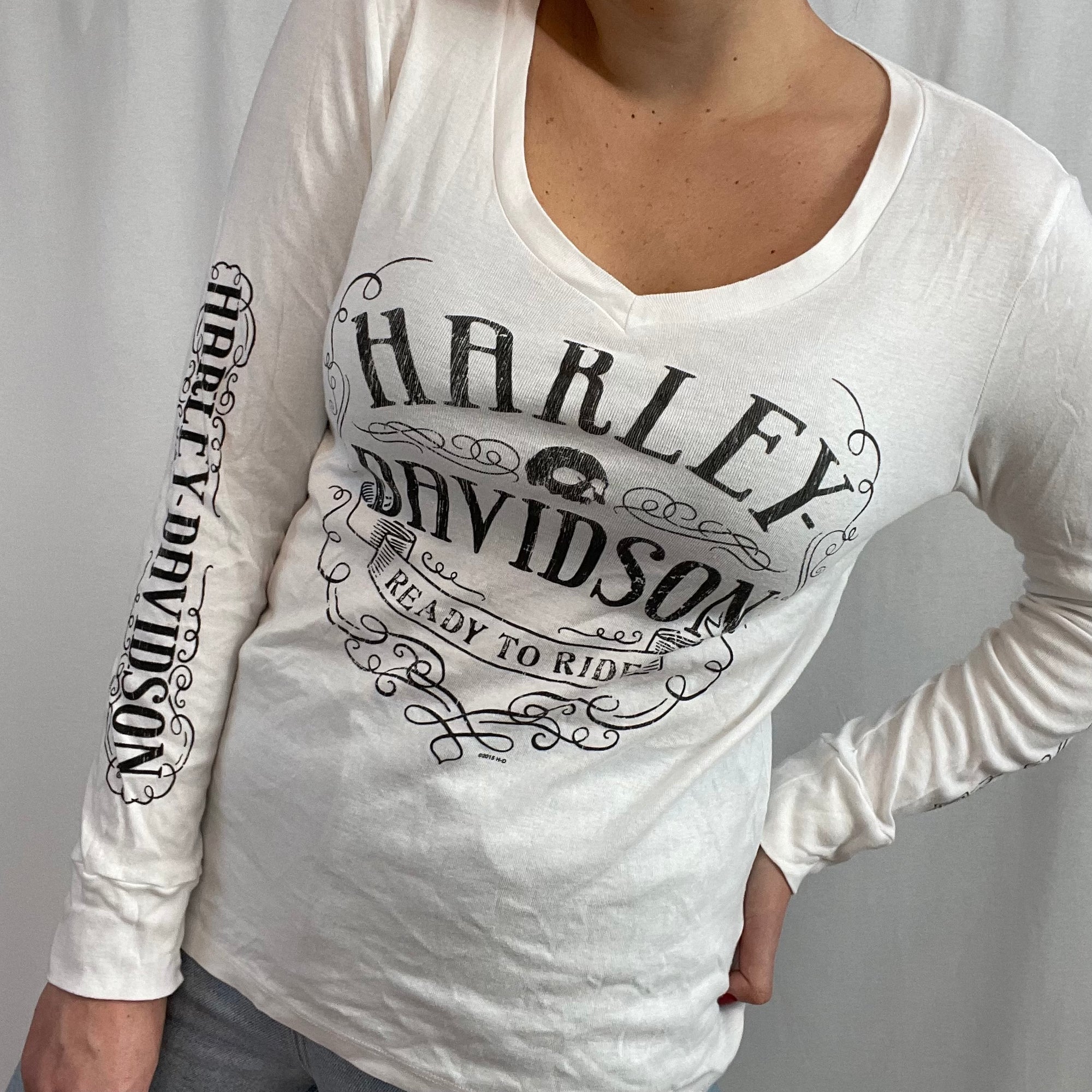 Women's Harley Davidson White Dublin Graphic Long Sleeve V-Neck size Large