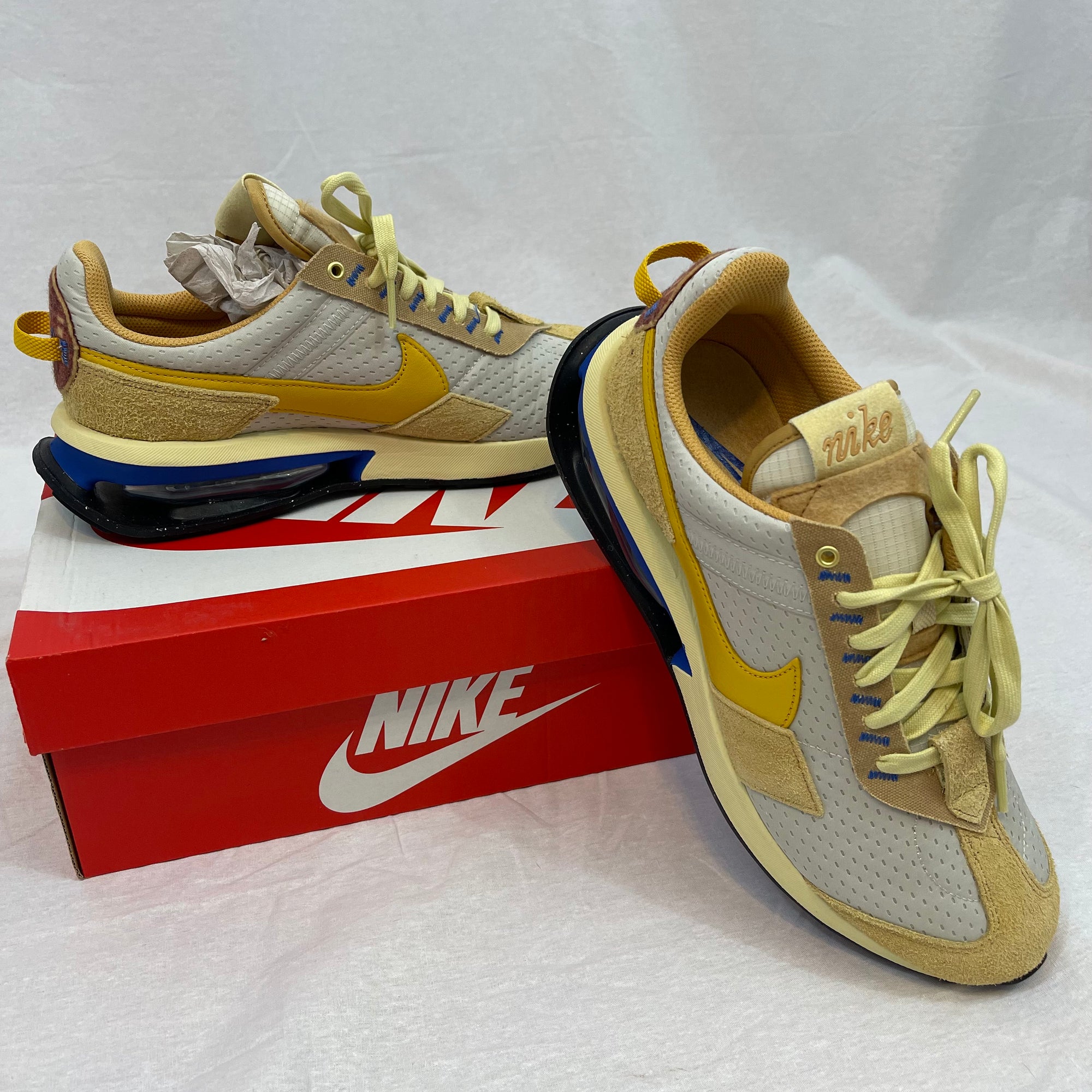 Nike Air Max Pre-Day Sneaker size 9/10.5