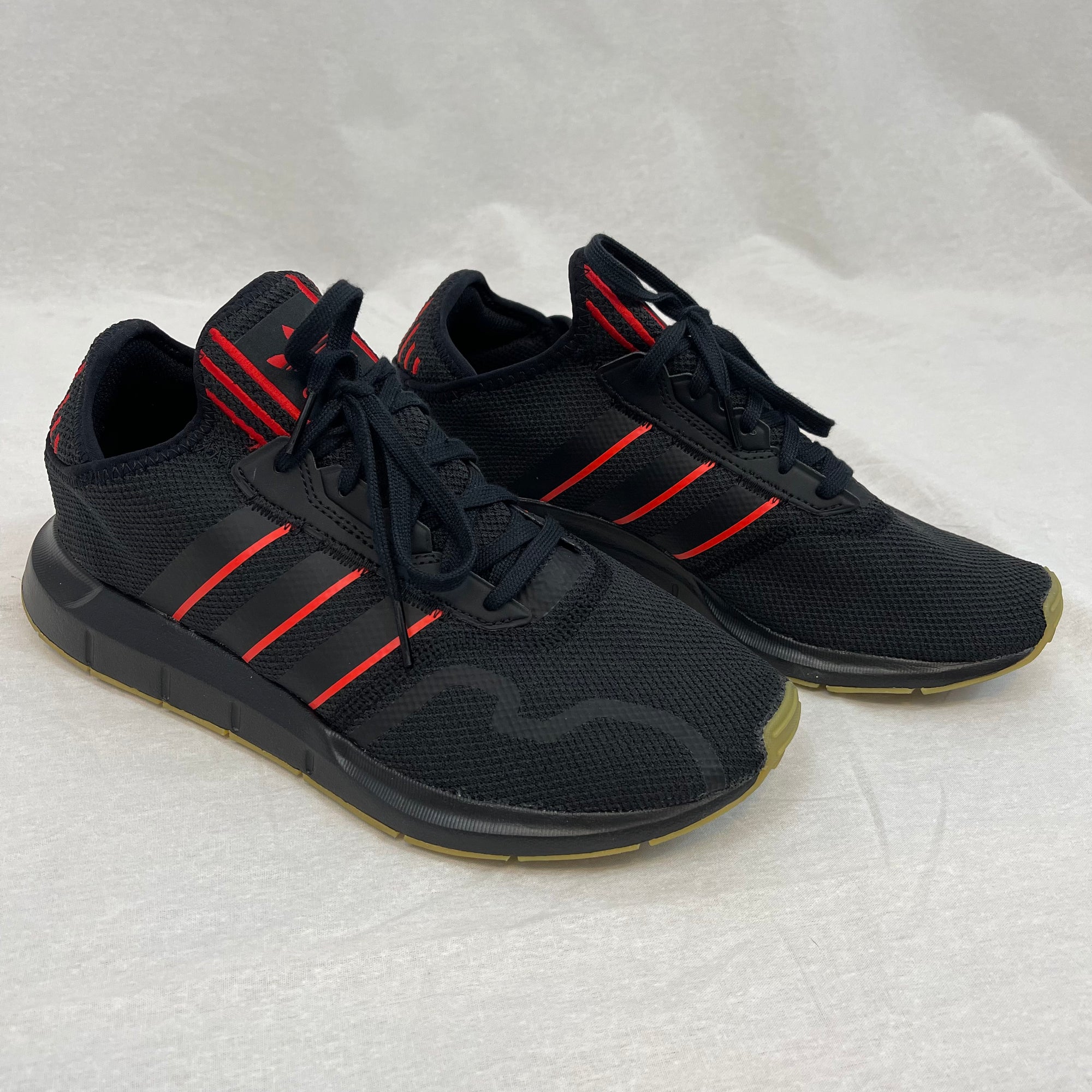 Men's Adidas Swift Run X Black Scarlet Sneaker size 9